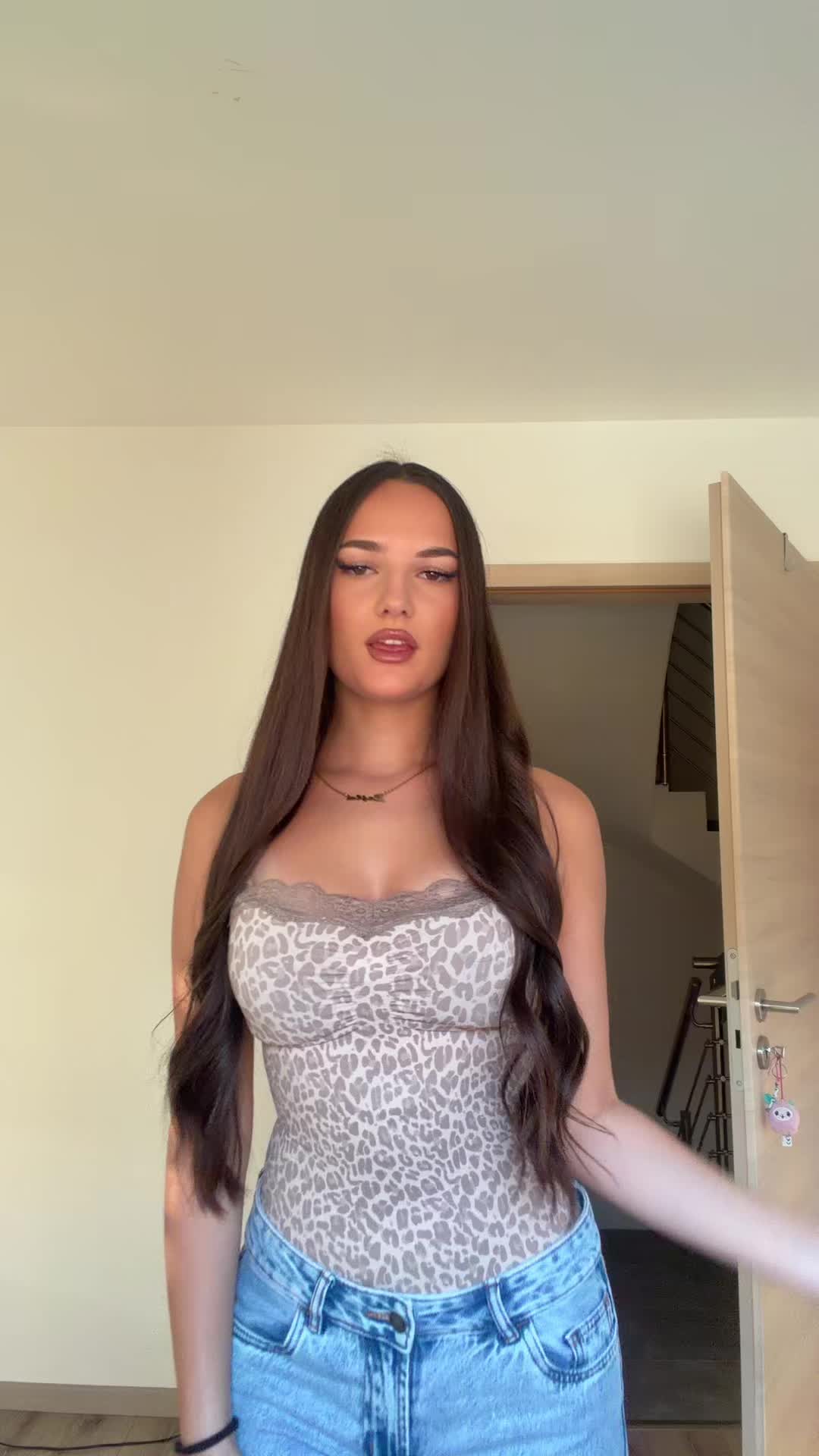 @𝐋𝐕