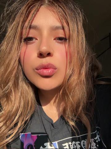 @Sindy Reyes🐉🖤
