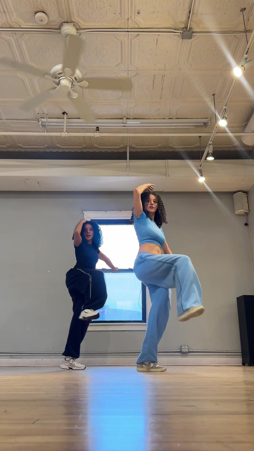 @DUPLE DANCE CREW