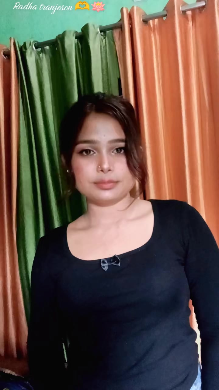 @👑pinky pahari 🍁💚🥀