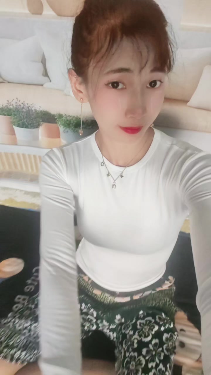 @🌿Kay Thi Khaing🌿(ဖြူးသူလေး)