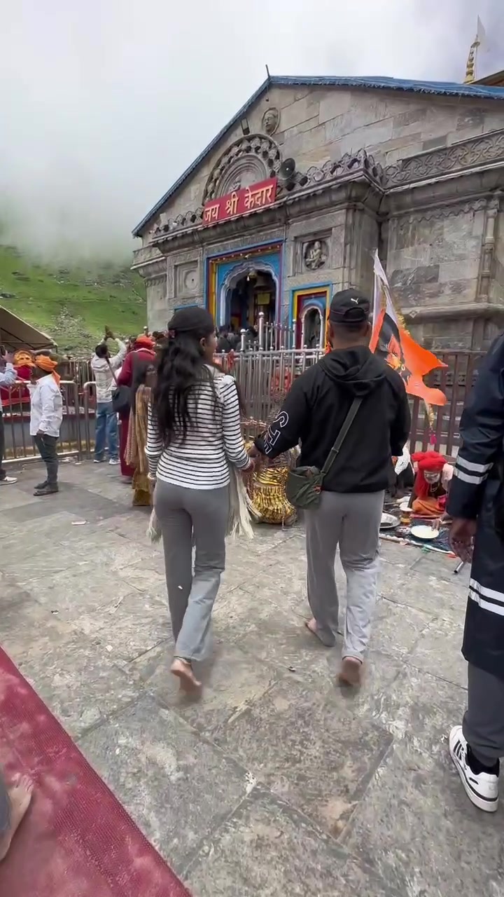 @niharika