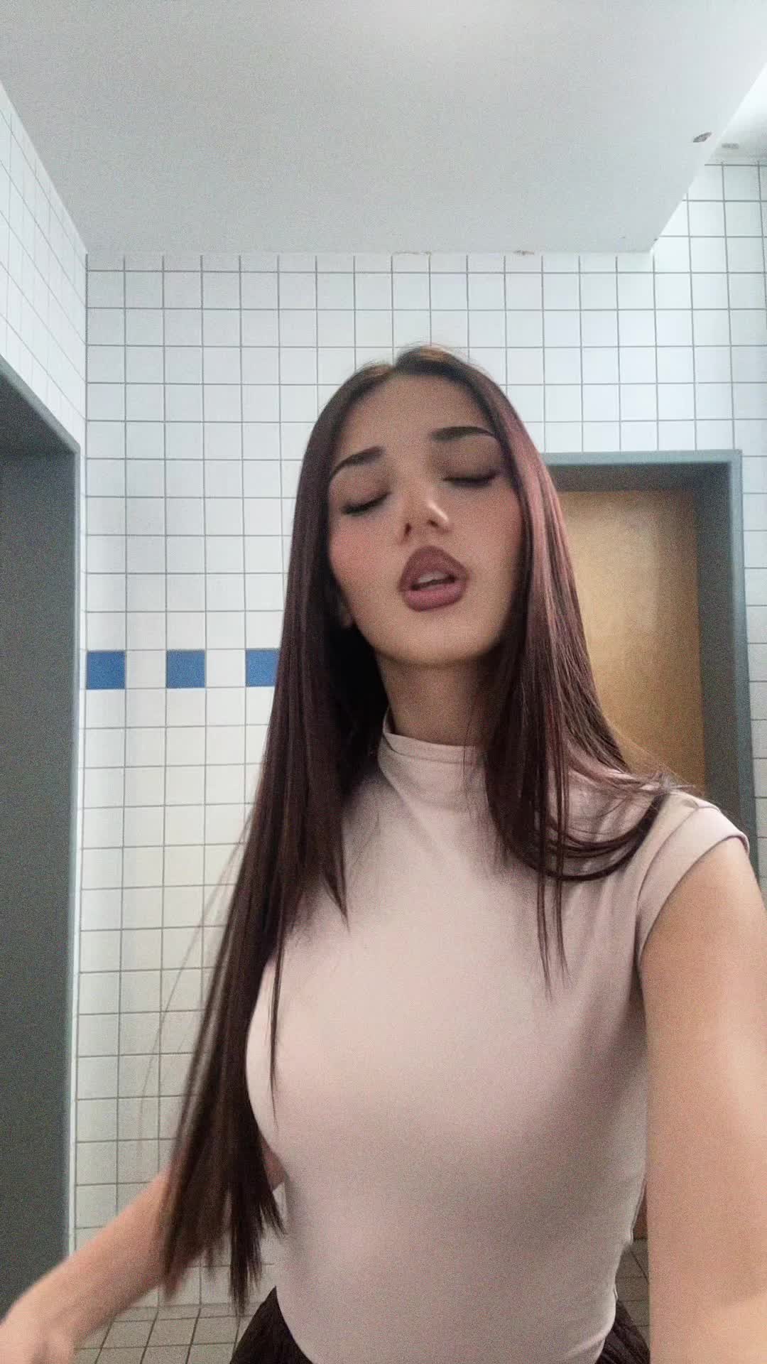 @ʜᴀɴᴀ🇦🇱