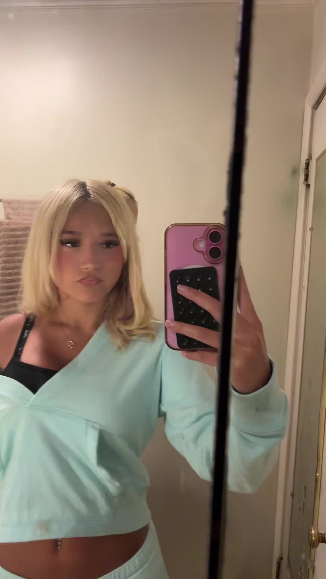 @⃟