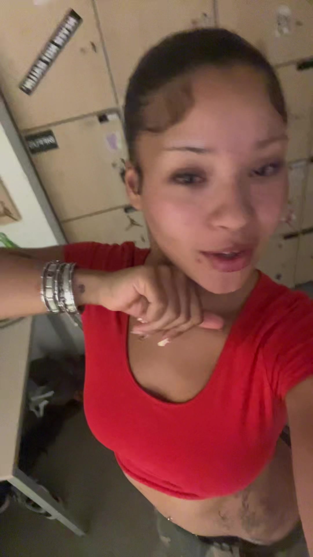 @urgirllovesmyswag