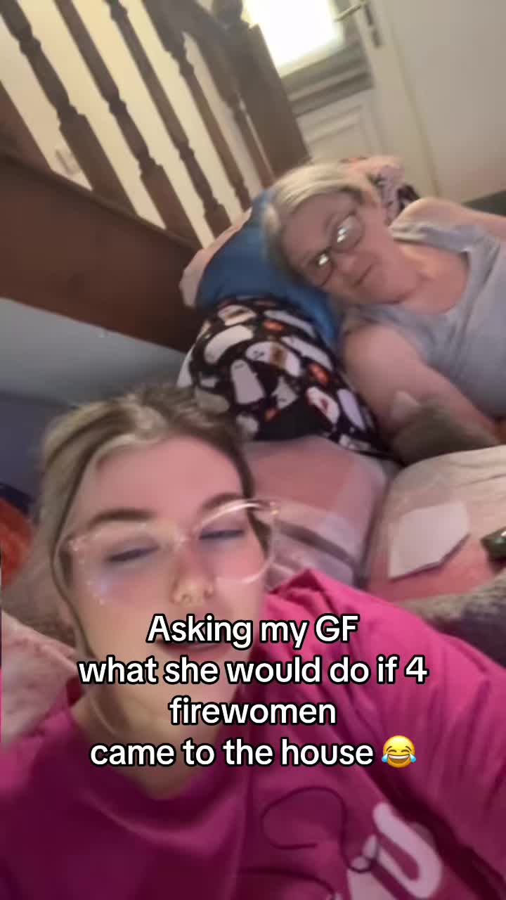 @Charlotte & Julie🏳️&zwj;🌈