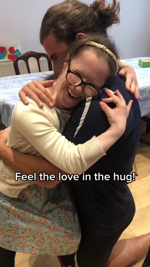 @HANNAHUGS