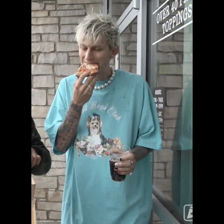 @1.8𝐊 ♌☂️☕