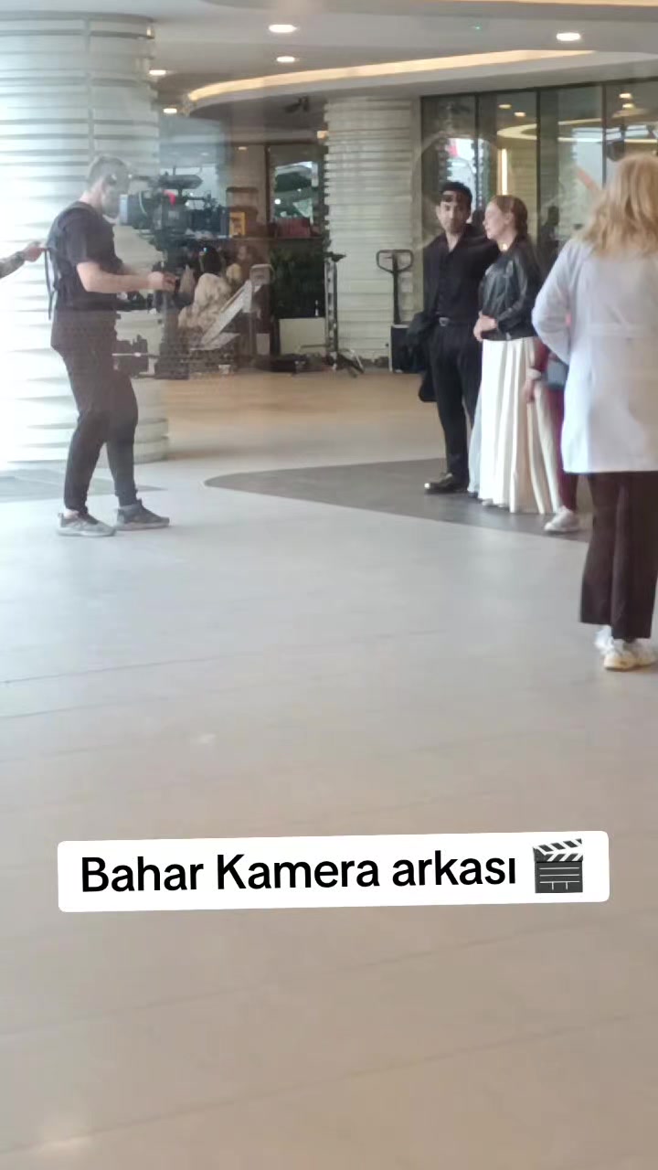 @Kamera Arkası
