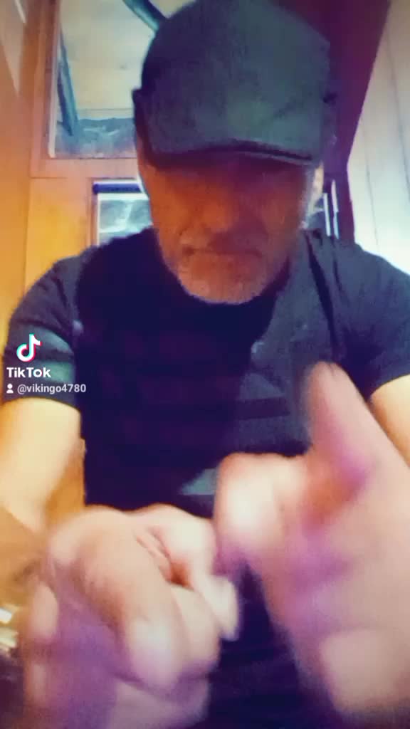 @Vikingo