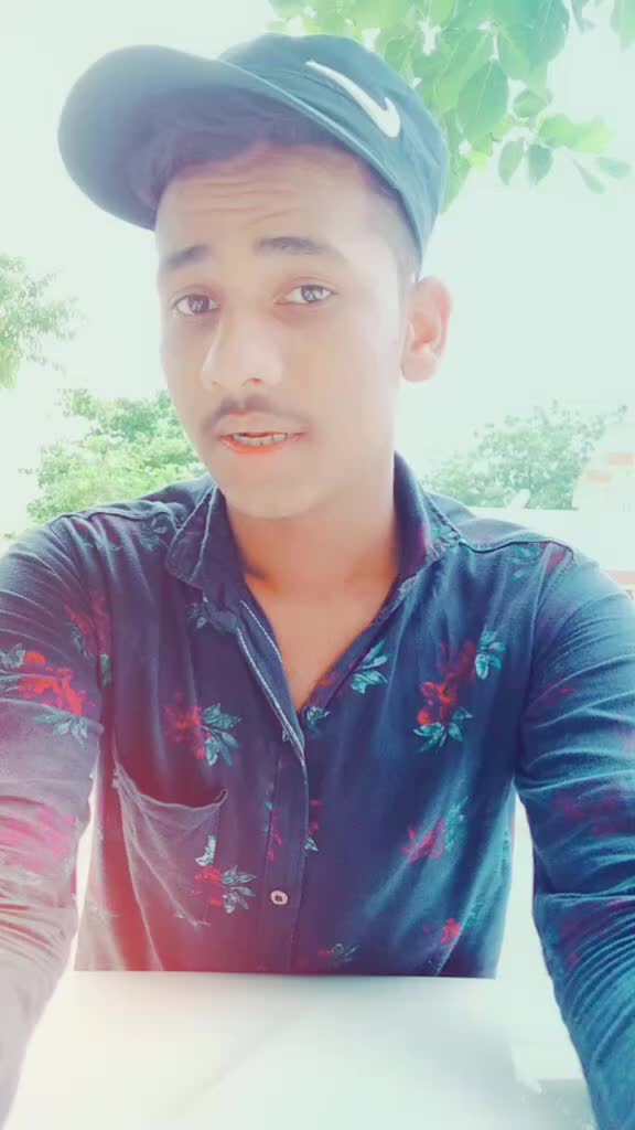 @cute boy moin