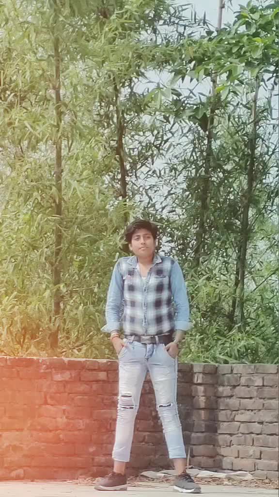 @Laksh Roy 🥰