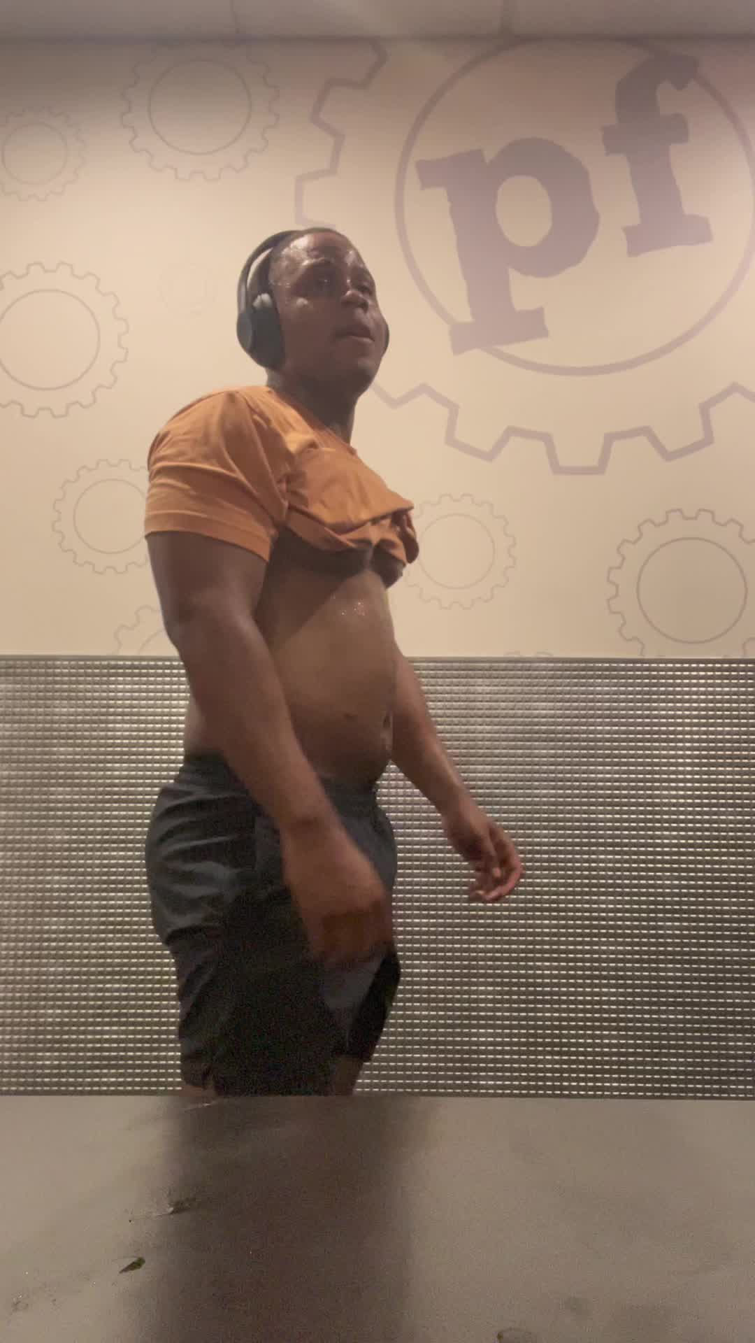 @Lewylive