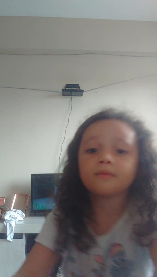 @Laura Eliane226
