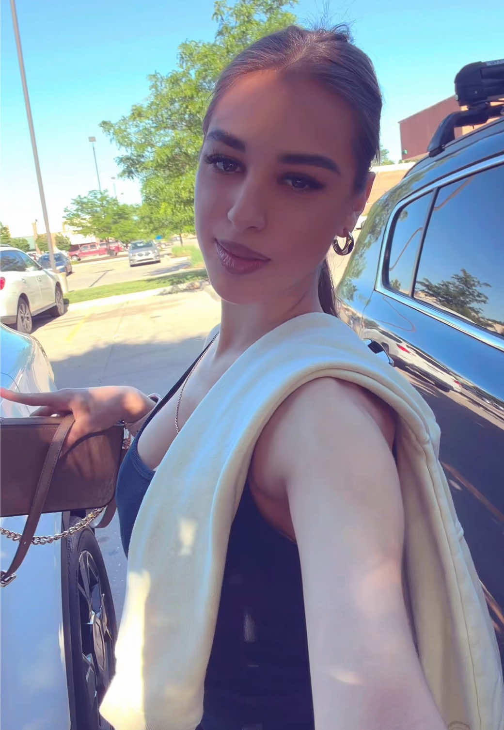 @𝒜𝓃𝑜𝓁𝓎𝒶