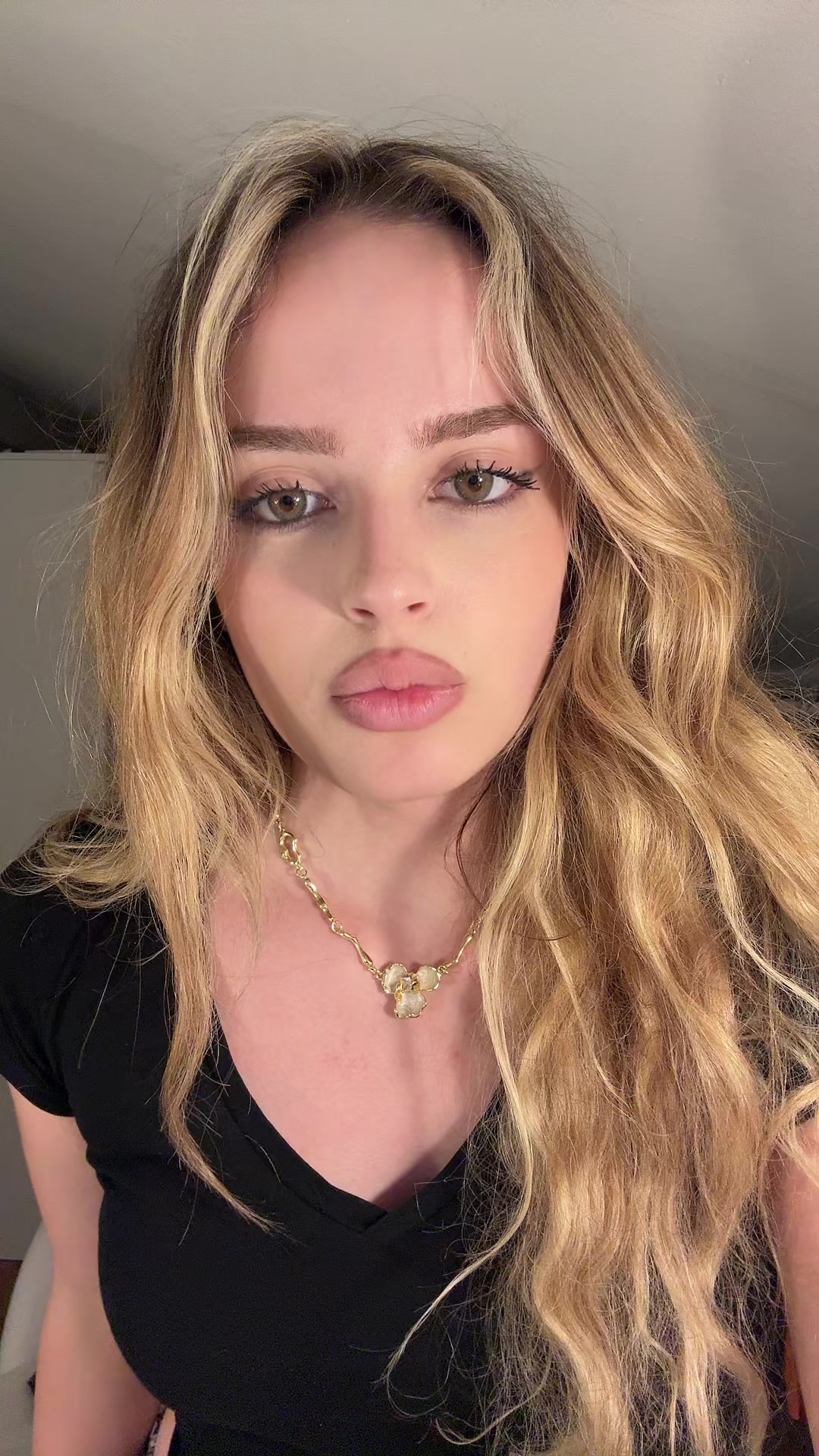 @Elaa