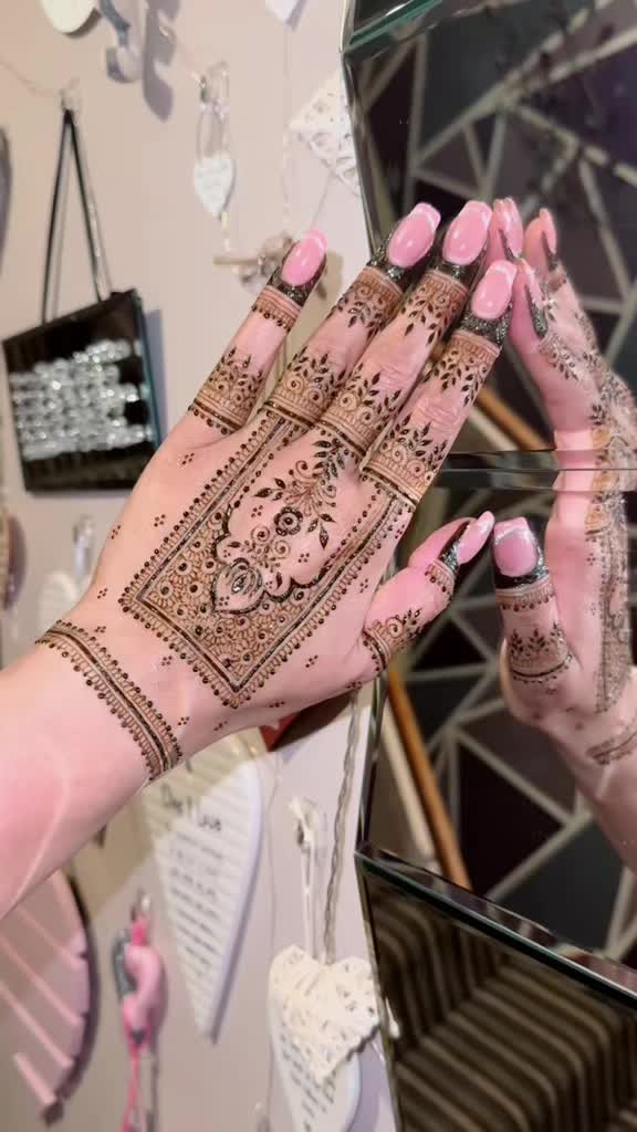 @Assia Mehndi