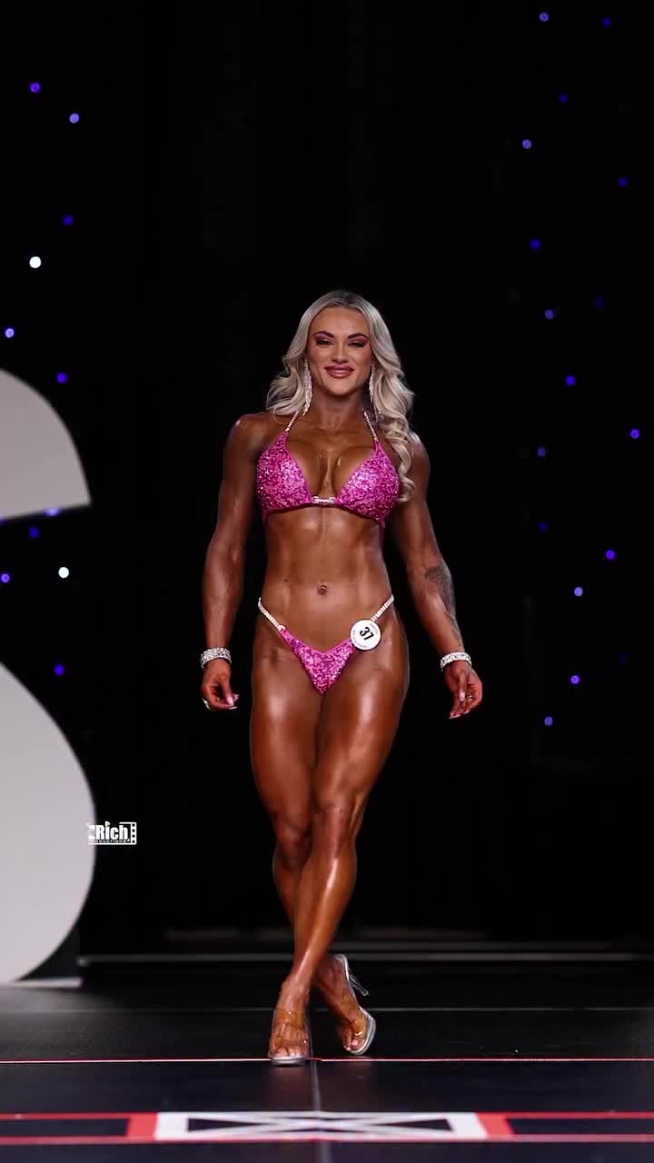 @musclegirls