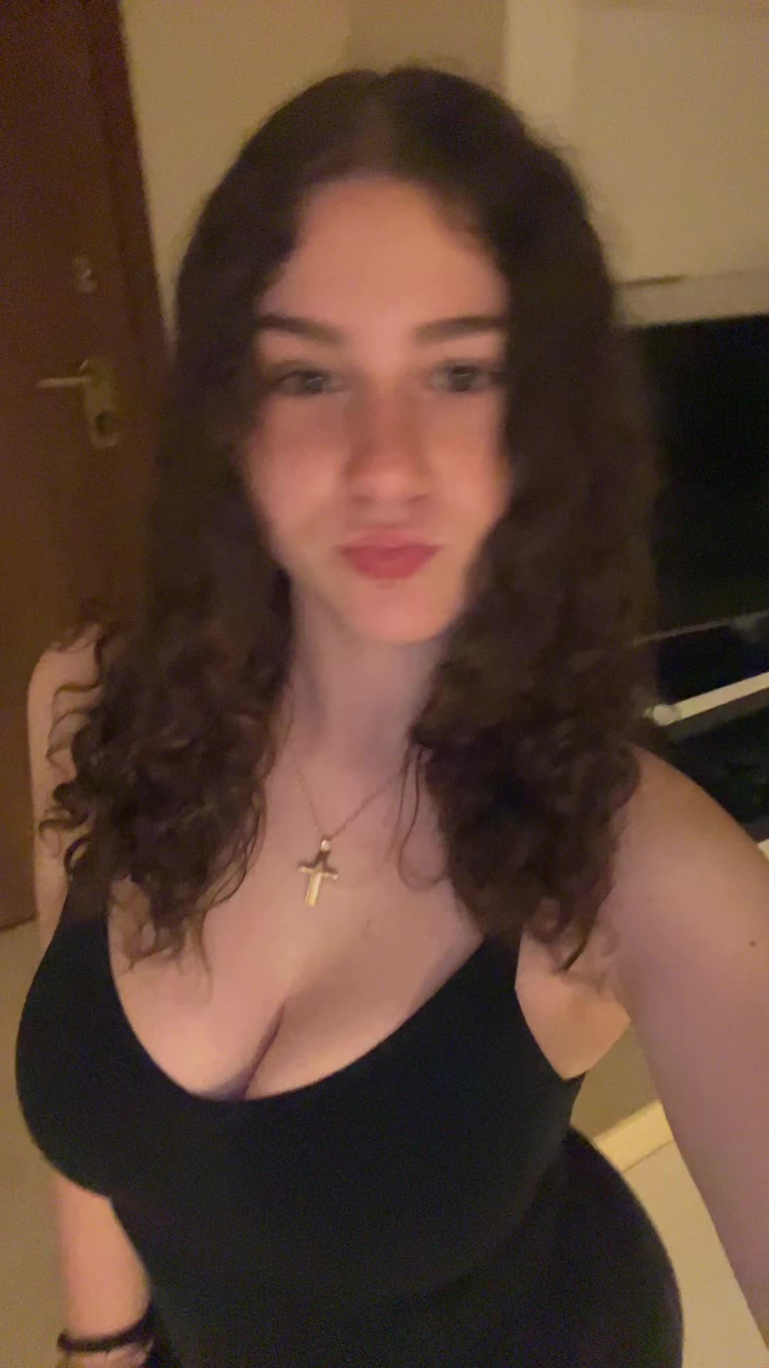 @𝓽𝓸𝓷𝓲𝓪