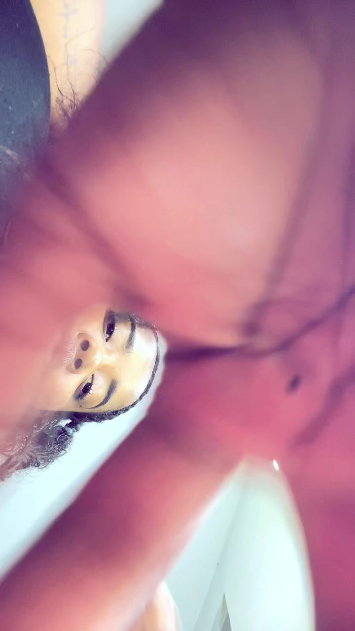 @Yisella