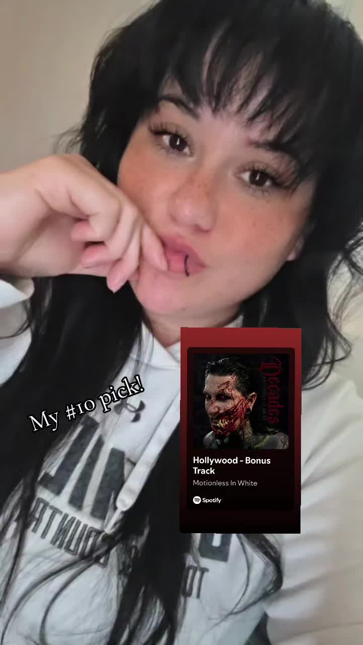 @🎧🎮👻Vannah😈📚🗡