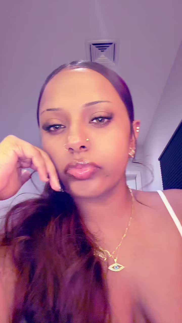 @Nia306