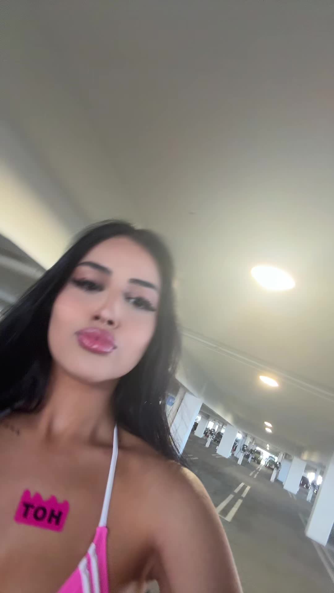@Ava