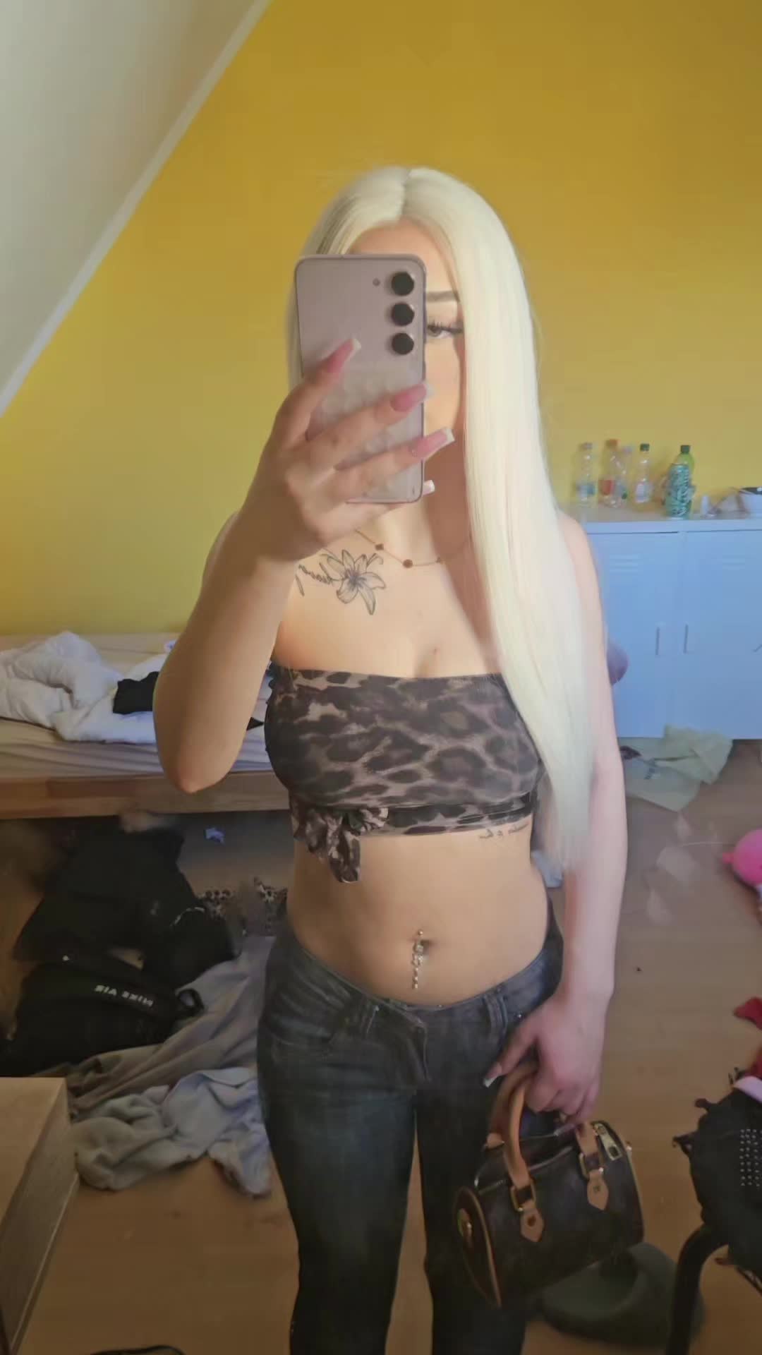 @𝒜🍓