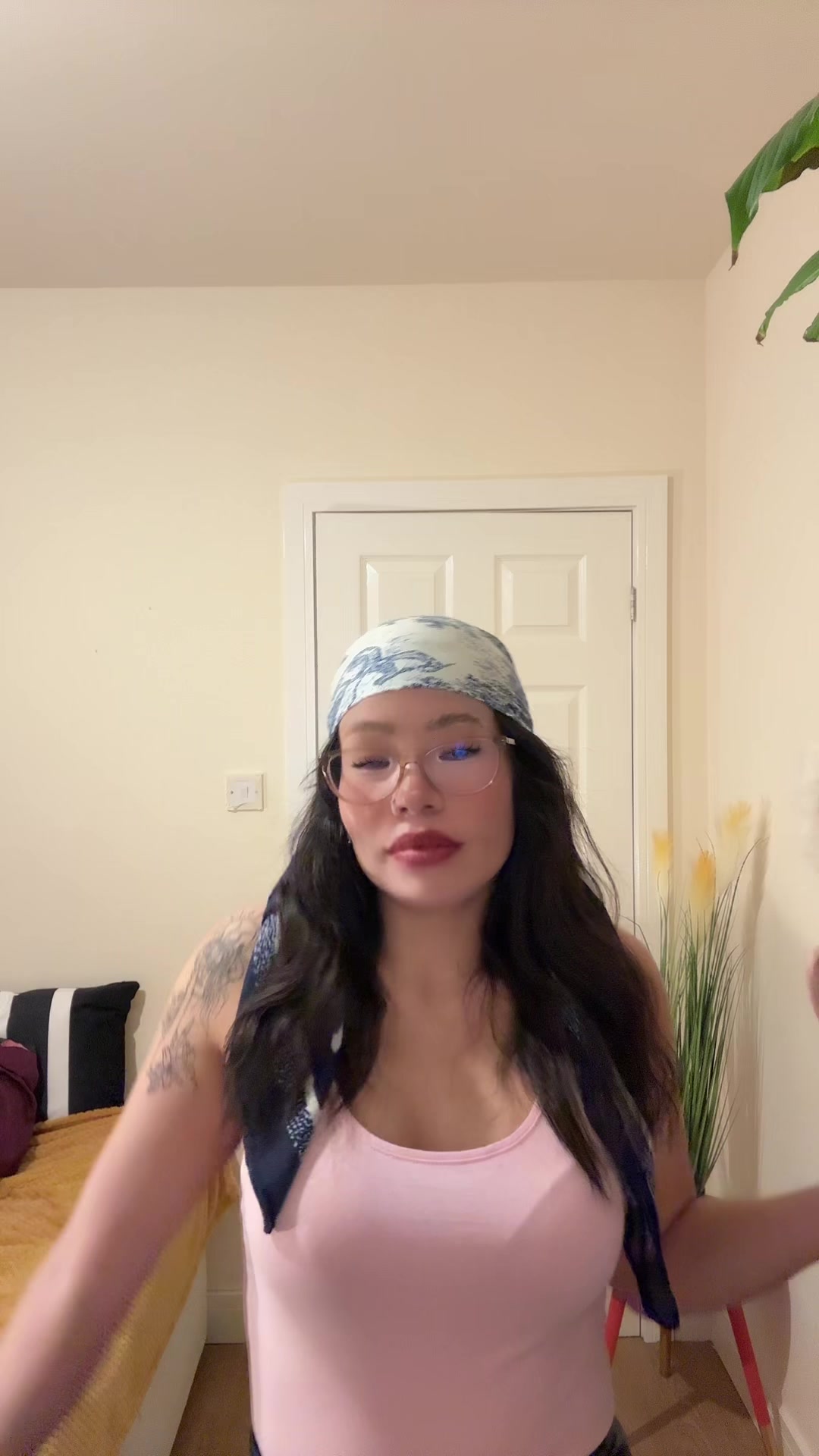 @𝕔𝕙𝕒𝕣𝕧𝕚𝕚-