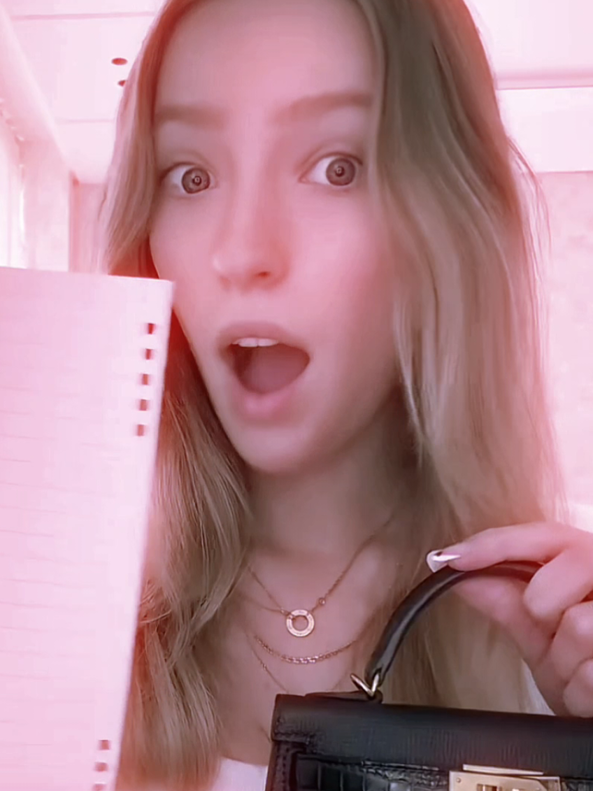 @𝑱𝒊𝒊𝒐💕