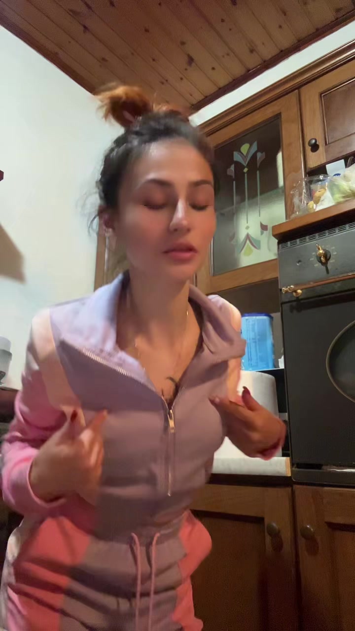 @AnaMaria18