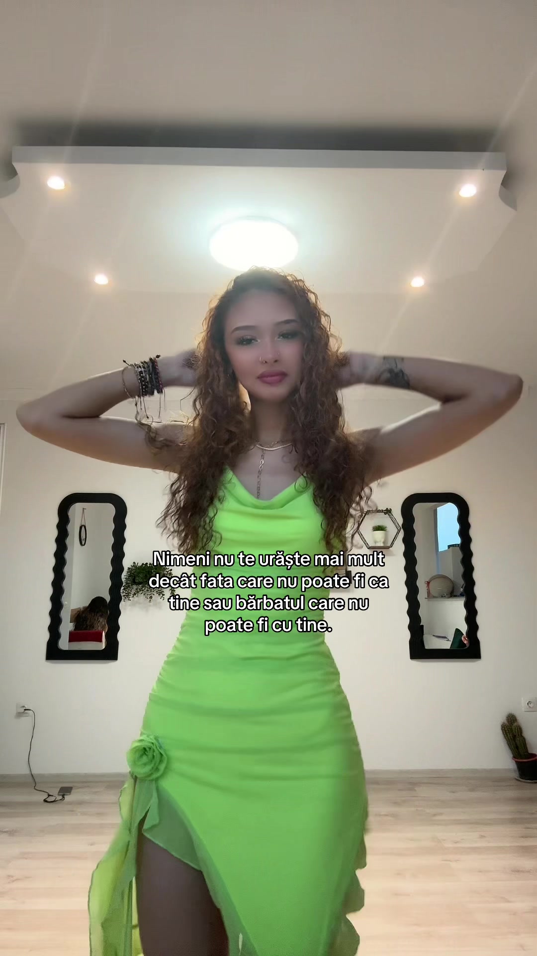 @🧟&zwj;♀️