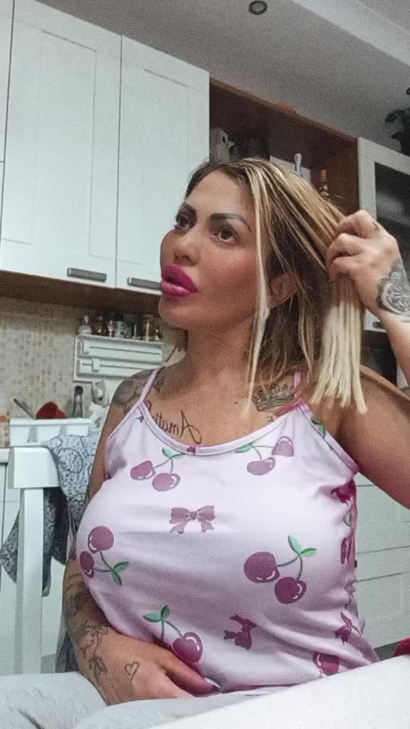 @ChanelFerone