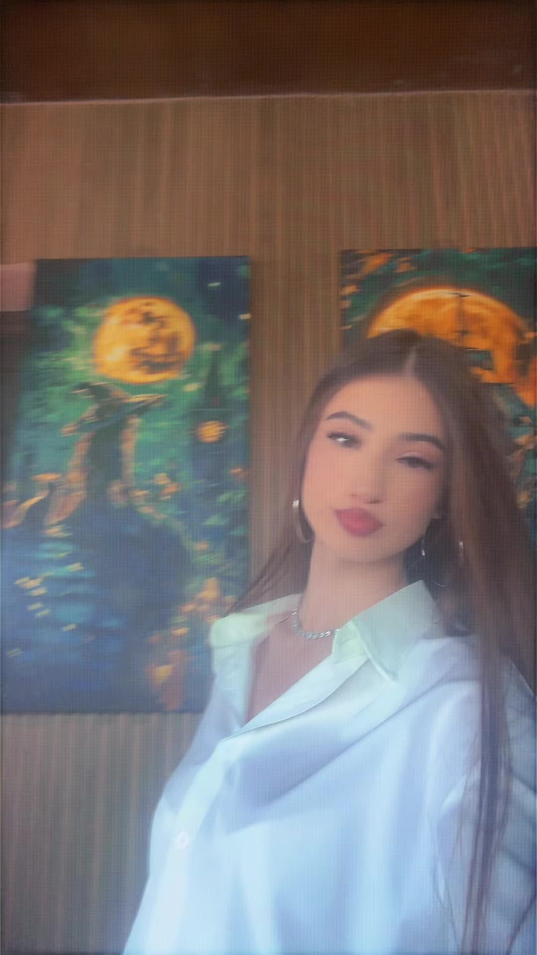@Ianira