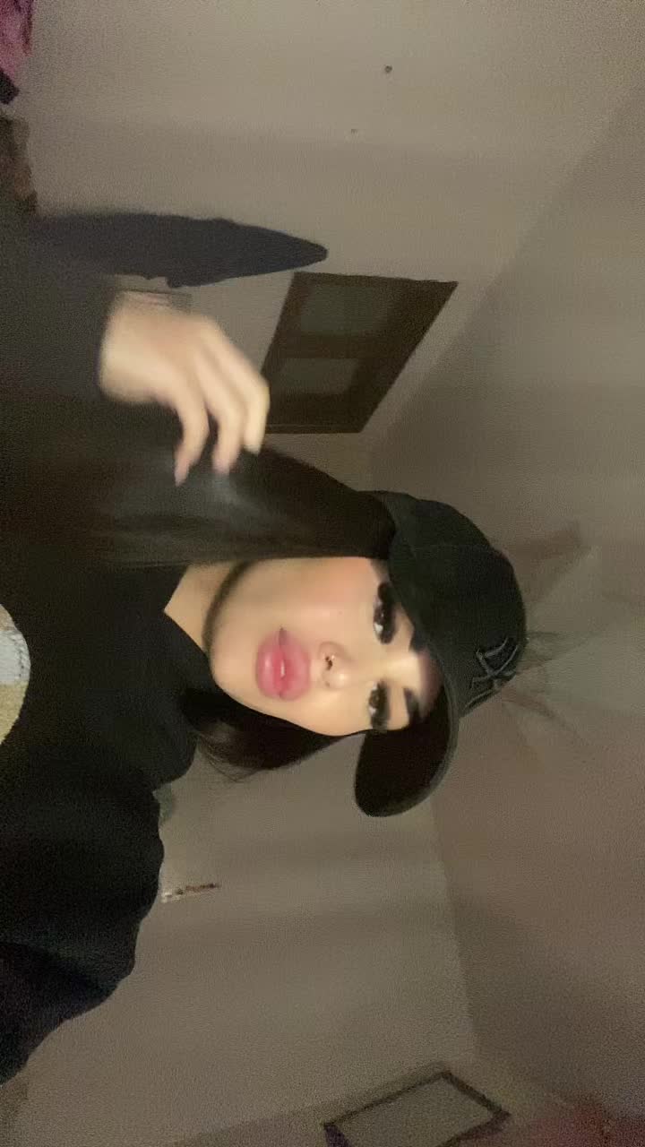 @🫦