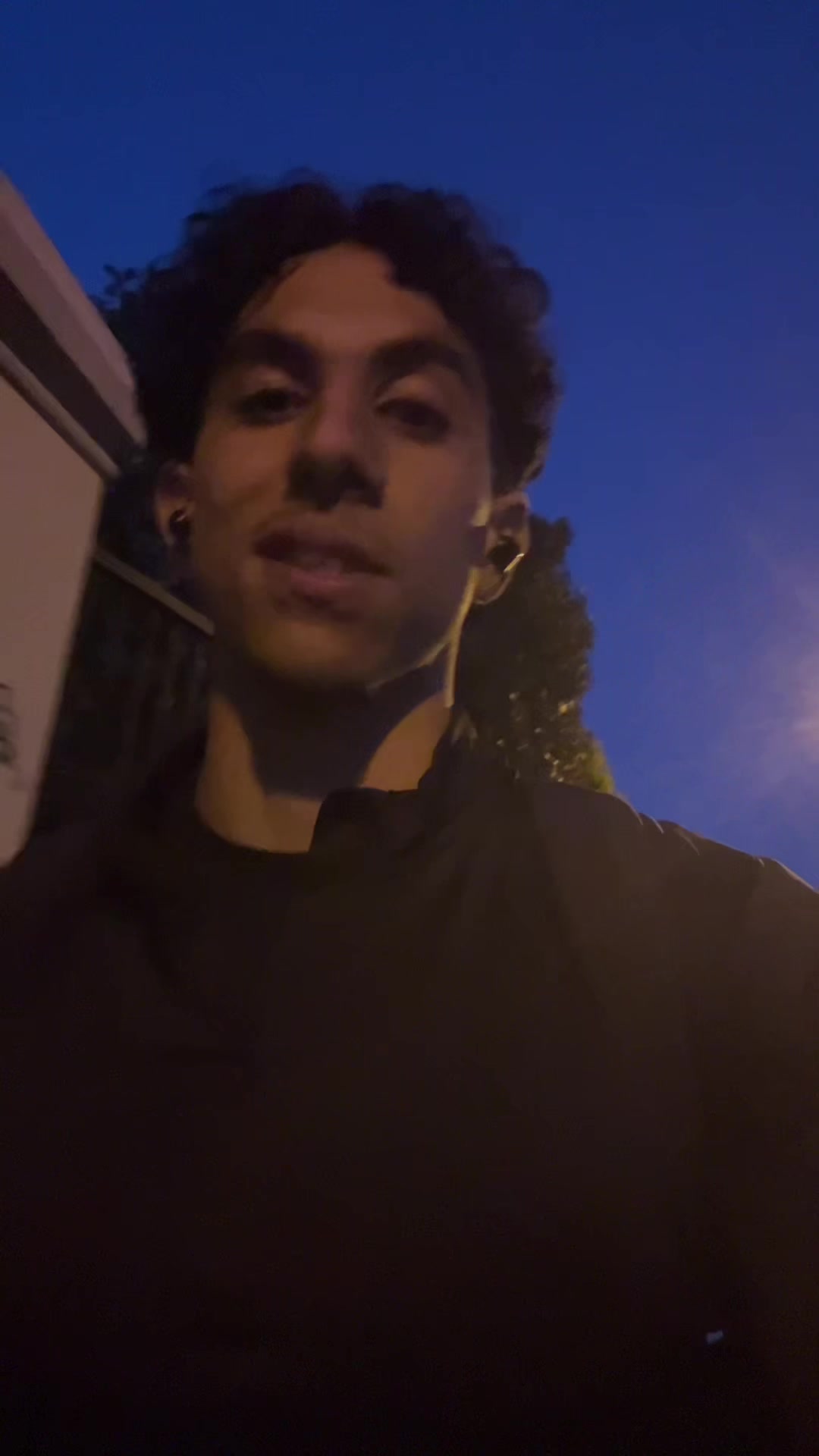 @BSharkkk