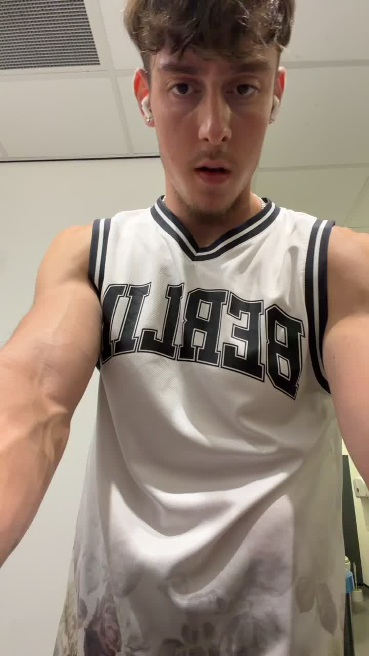 @Rh5T
