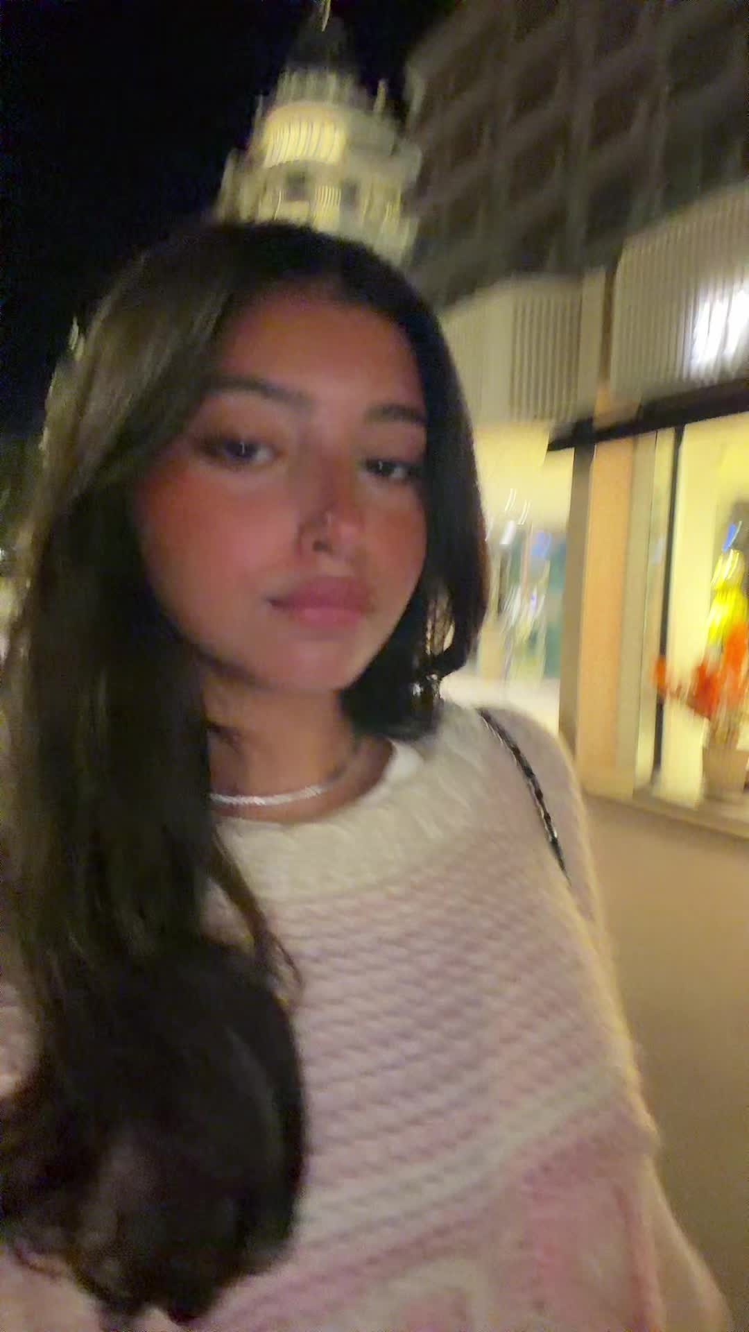 @Victoria🌟
