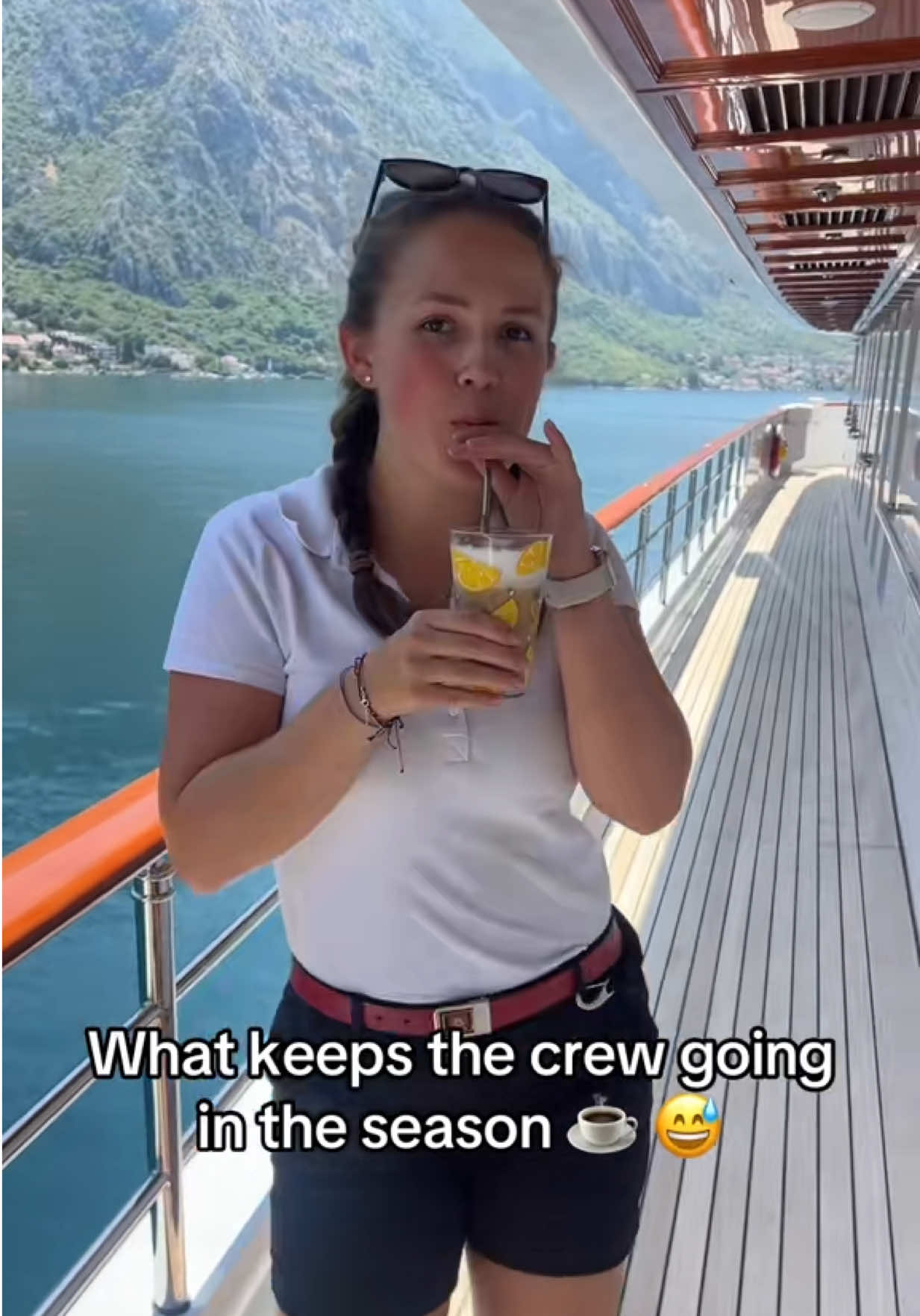 @StewardessLara