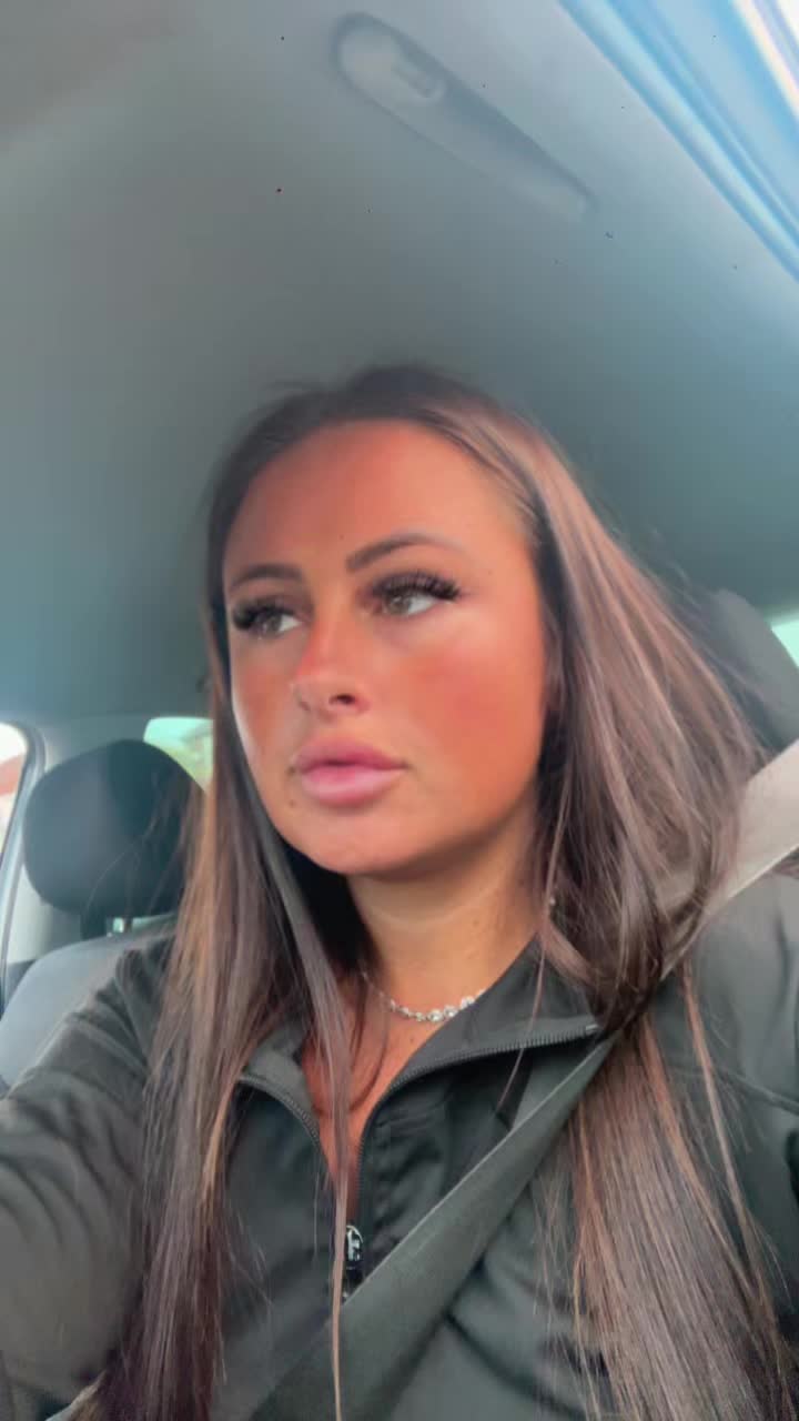 @courtneywhitexx