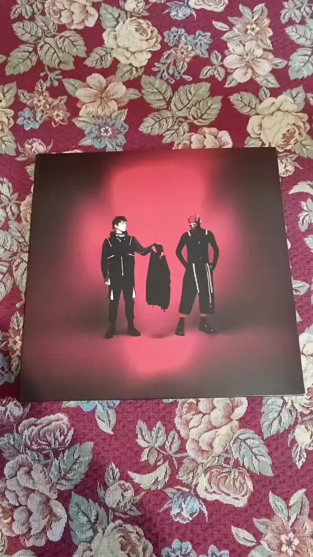@vinilinlove