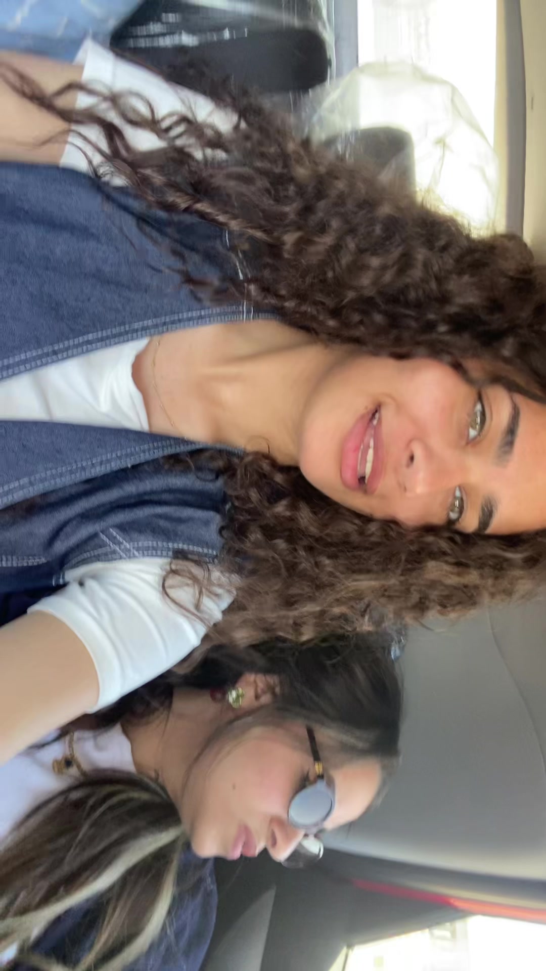 @Julie 🪽✨