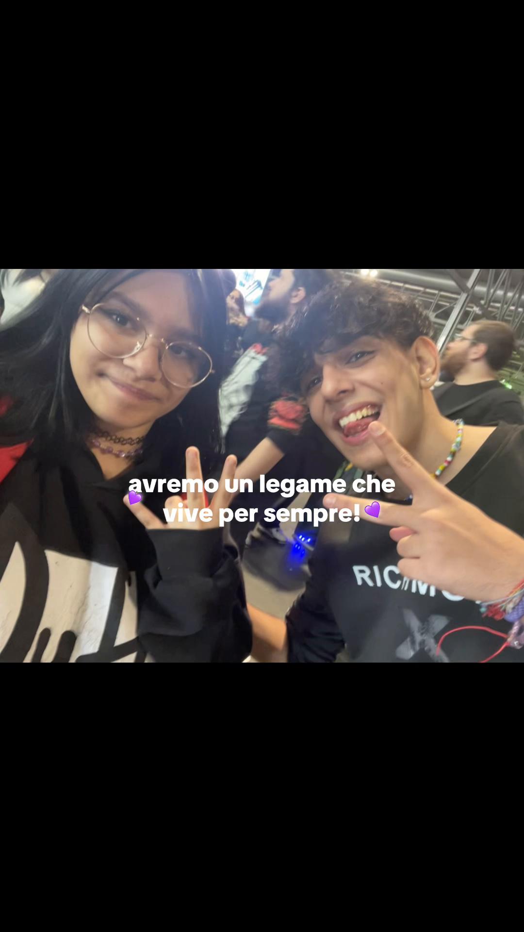 @Ananaseutum💜🍍