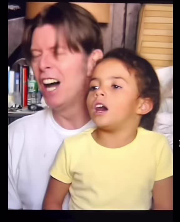 @DavidBowieGlamour Fan Account