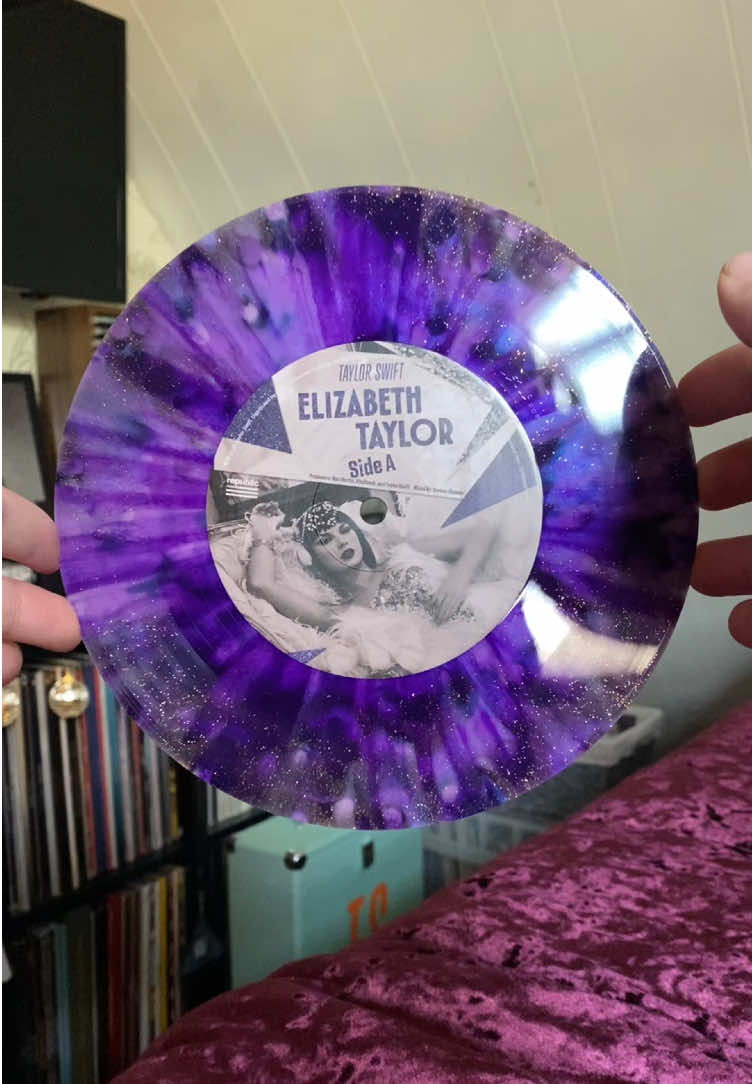 @Amber || Vinyl Collector❤️🔥