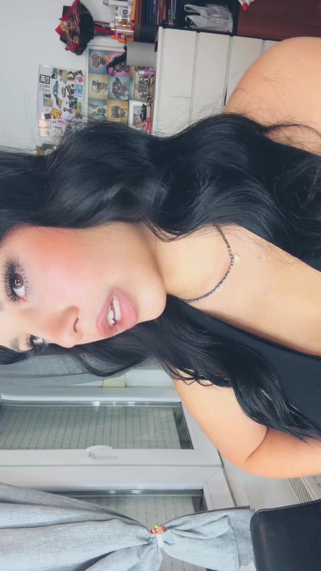 @🦦