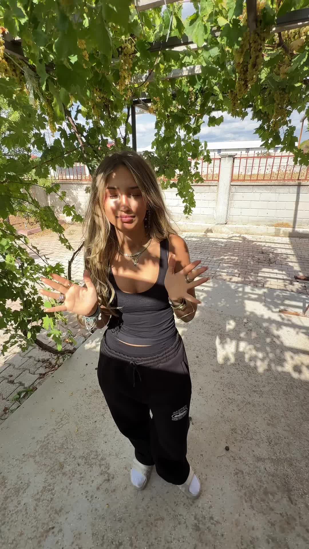 @alyshiadoll