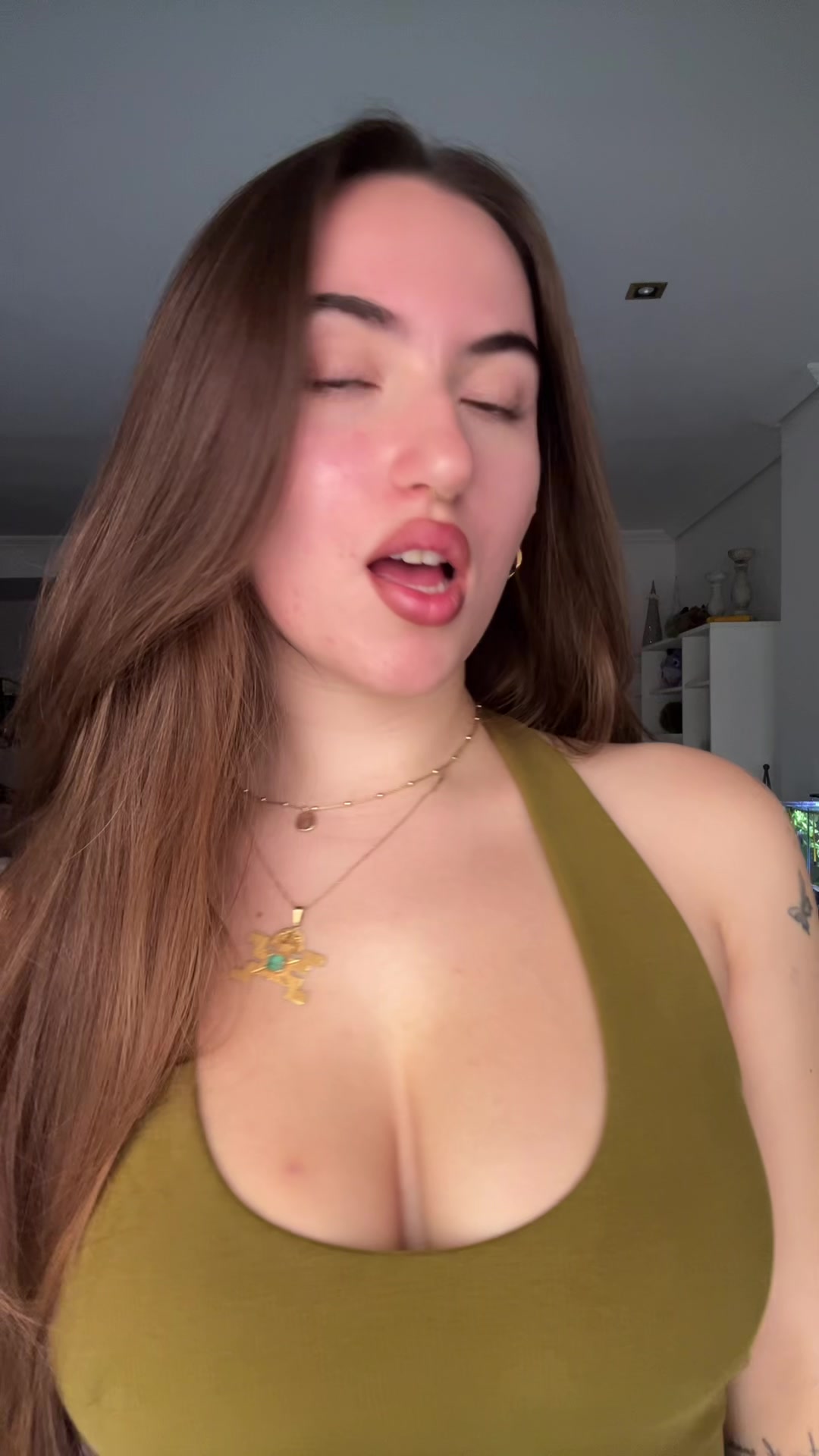 @• Vega •