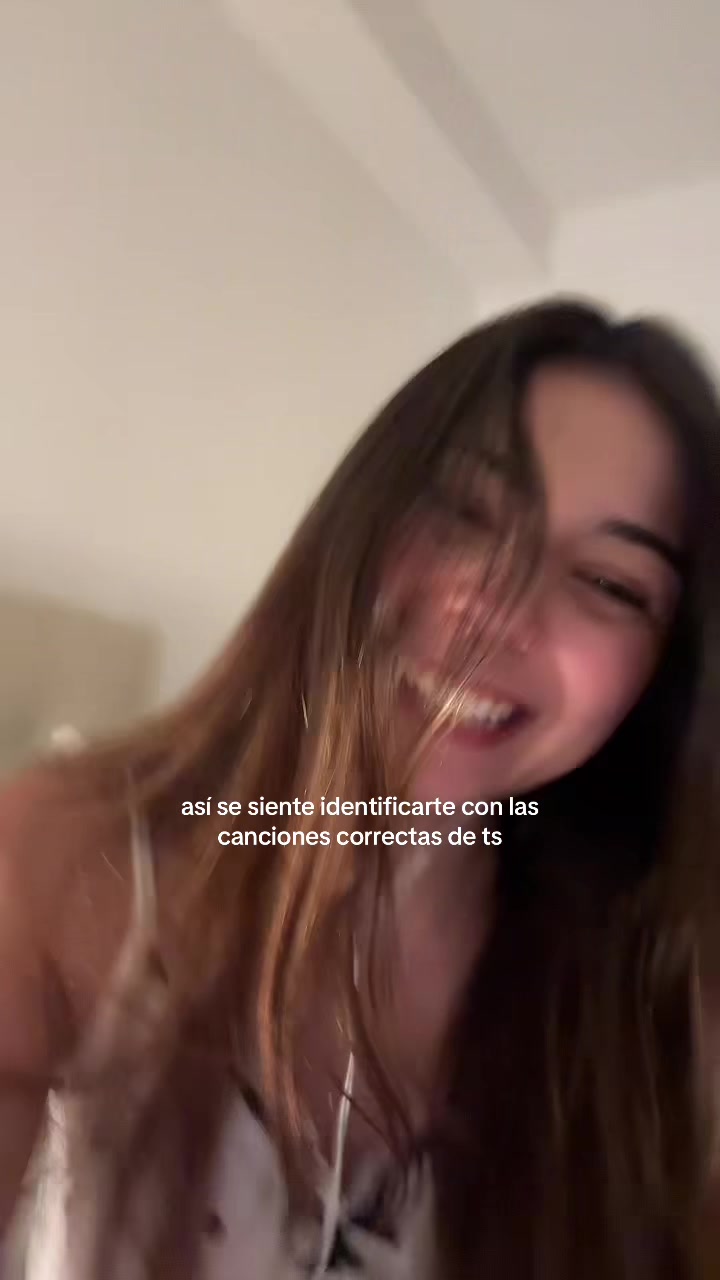 @adrianaleivaac