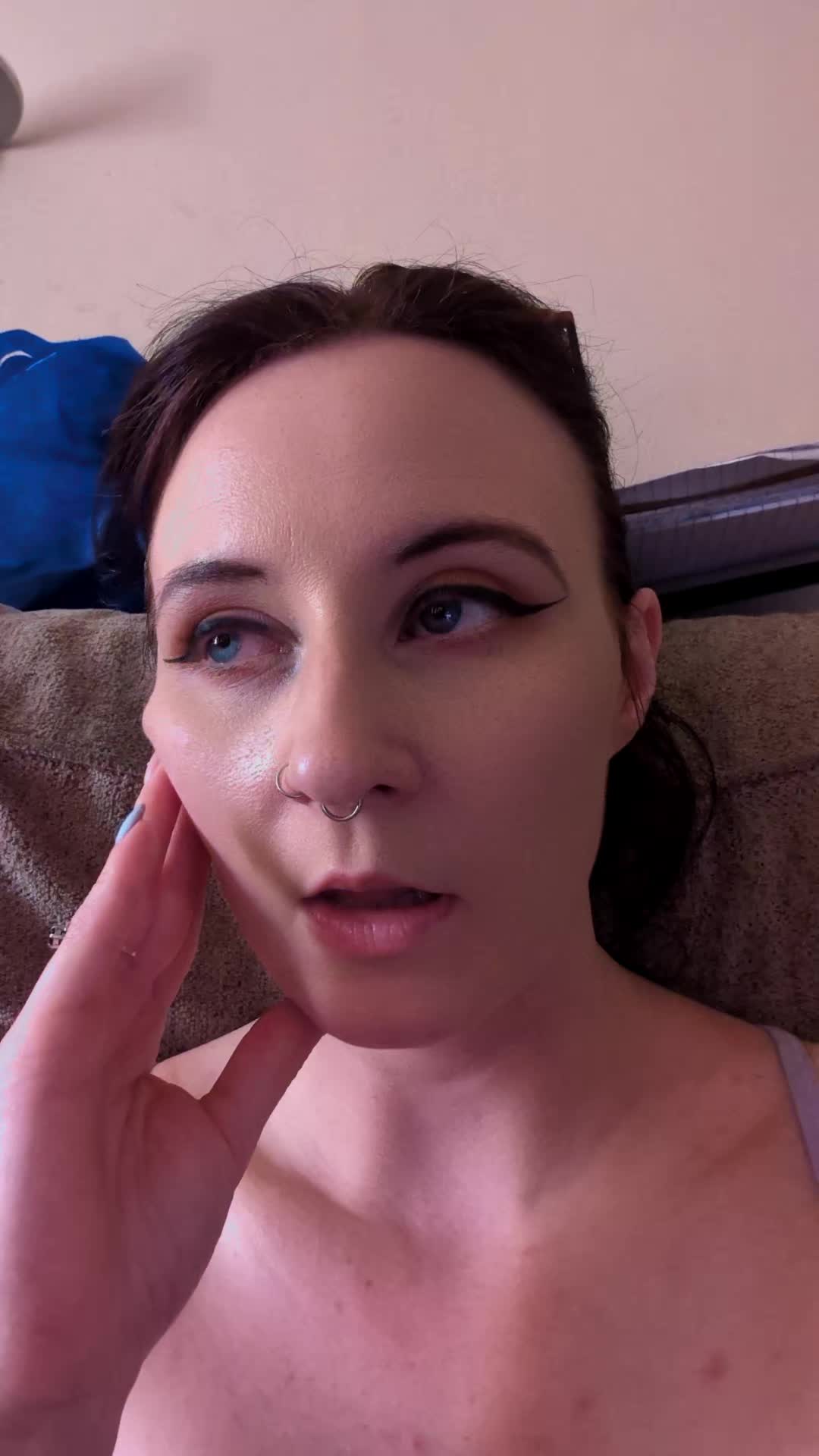 @lizziebeawhoever